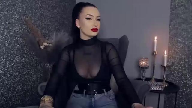 Image 6 of rebeccamadden Stream on Chaturbate on 18 months ago