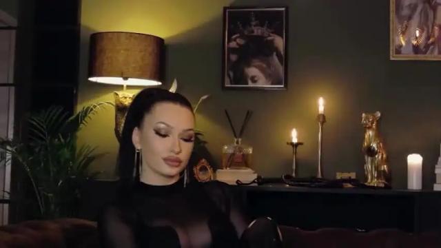 Image 10 of rebeccamadden Stream on Chaturbate on 16 months ago
