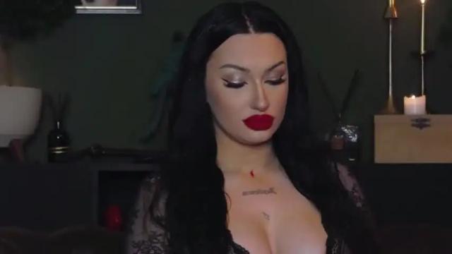 Image 11 of rebeccamadden Stream on Chaturbate on 15 months ago
