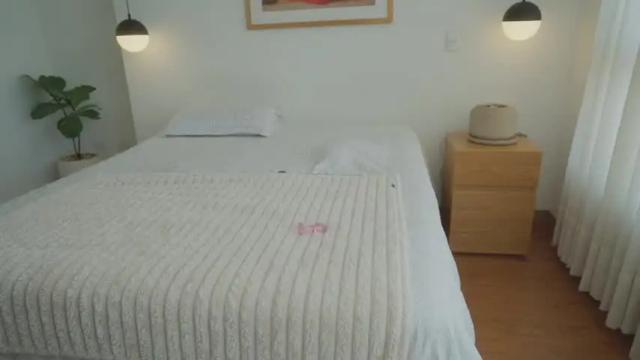 Image 12 of rebeccastonee Stream on Chaturbate on 1 month ago