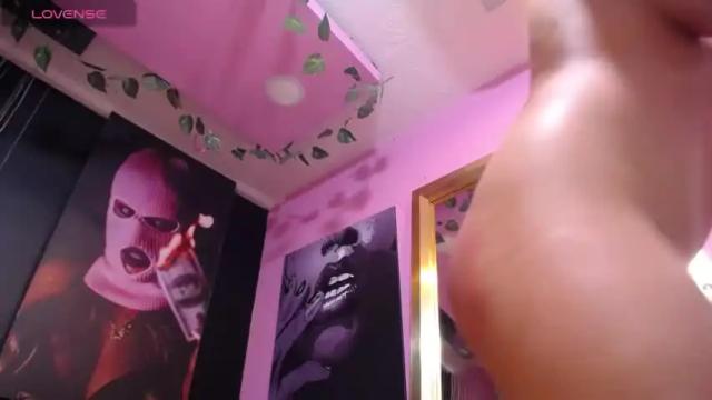 Image 8 of rebeka_baker Stream on Chaturbate on 13 months ago