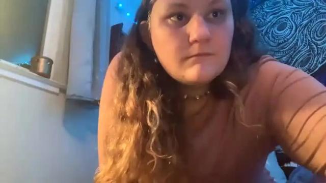 Image 3 of recklessstella Stream on Chaturbate on 16 months ago