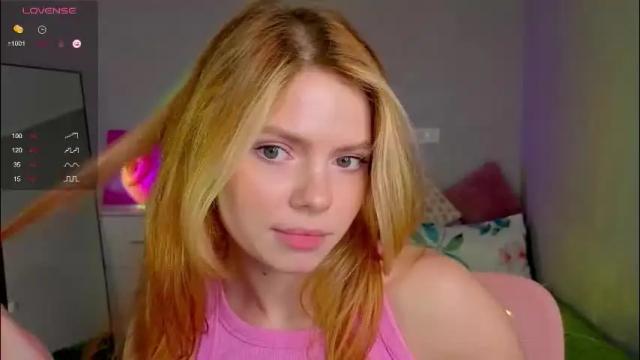 Image 4 of red__candy Stream on Chaturbate on 6 days ago