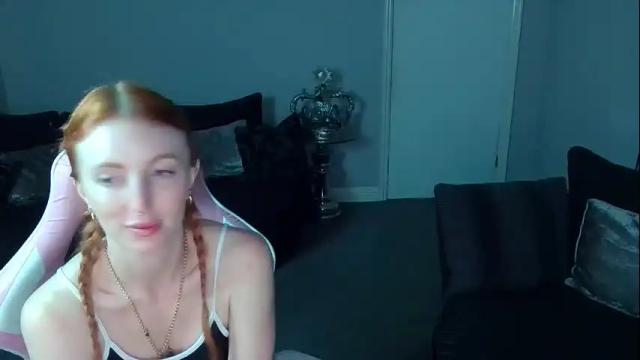 Image 7 of red_firesquirt Stream on Chaturbate on 1 month ago