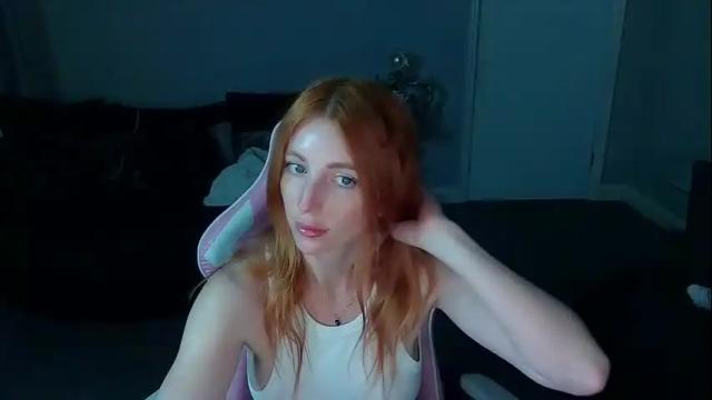 Image 11 of red_firesquirt Stream on Chaturbate on 27 days ago
