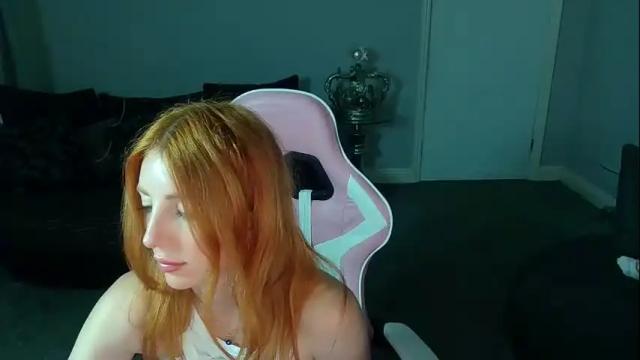 Image 7 of red_firesquirt Stream on Chaturbate on 27 days ago