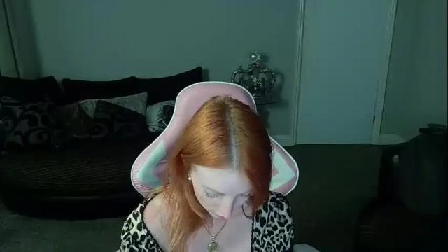 Image 10 of red_firesquirt Stream on Chaturbate on 17 days ago