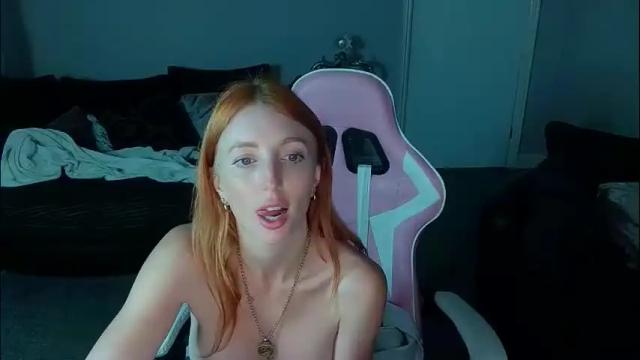 Image 3 of red_firesquirt Stream on Chaturbate on 2 months ago