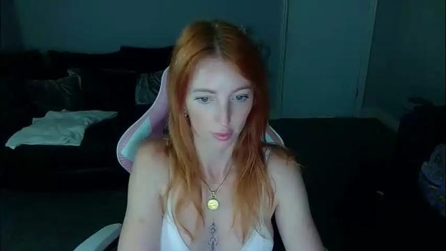 Image 10 of red_firesquirt Stream on Chaturbate on 2 months ago