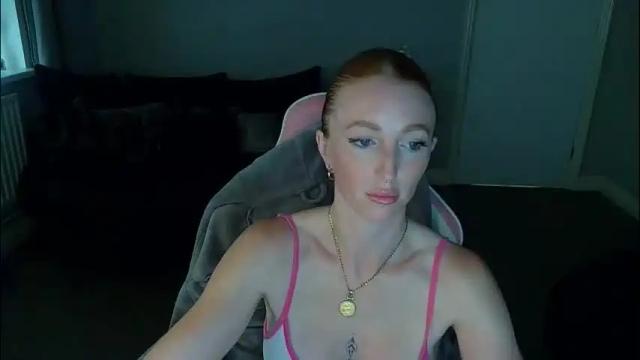 Image 7 of red_firesquirt Stream on Chaturbate on 1 month ago