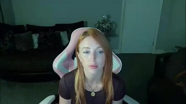 Image 10 of red_firesquirt Stream on Chaturbate on 1 month ago