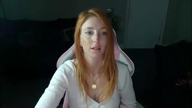 Image 6 of red_firesquirt Stream on Chaturbate on 1 month ago