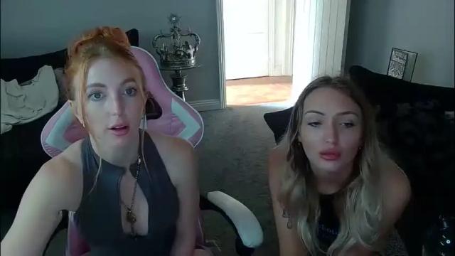 Image 4 of red_firesquirt Stream on Chaturbate on 1 day ago