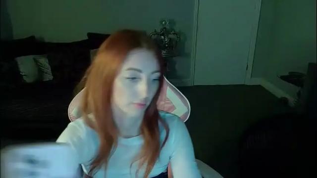 Image 6 of red_firesquirt Stream on Chaturbate on 2 months ago