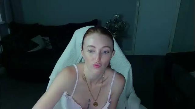 Image 2 of red_firesquirt Stream on Chaturbate on 1 month ago