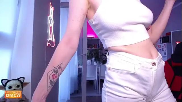 Image 2 of red_foxxx_ Stream on Chaturbate on 1 month ago