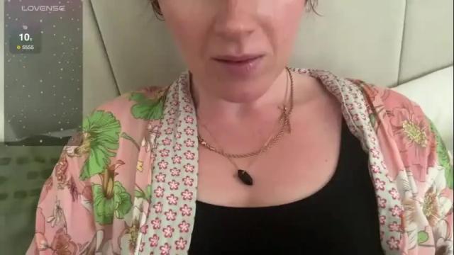 Image 3 of red_head_rosie_69 Stream on Chaturbate on 27 days ago