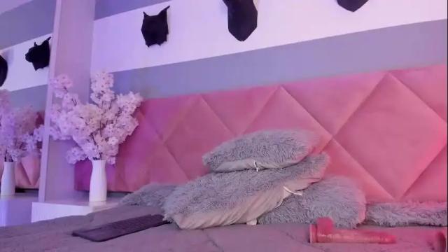 Image 10 of red_jess Stream on Chaturbate on 22 days ago