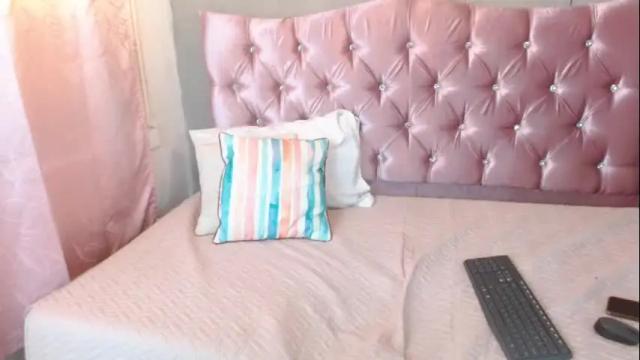 Image 12 of red_lola_uwu Stream on Chaturbate on 14 days ago