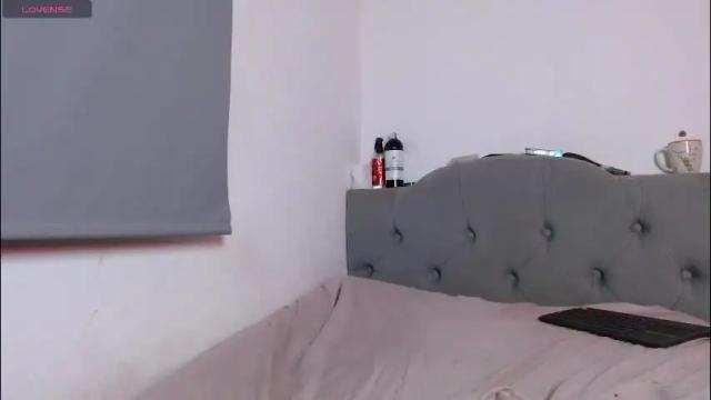 Image 11 of red_moonn Stream on Chaturbate on 2 months ago