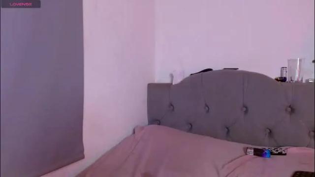 Image 11 of red_moonn Stream on Chaturbate on 2 months ago