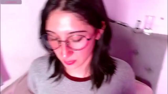 Image 11 of red_moonn Stream on Chaturbate on 2 months ago