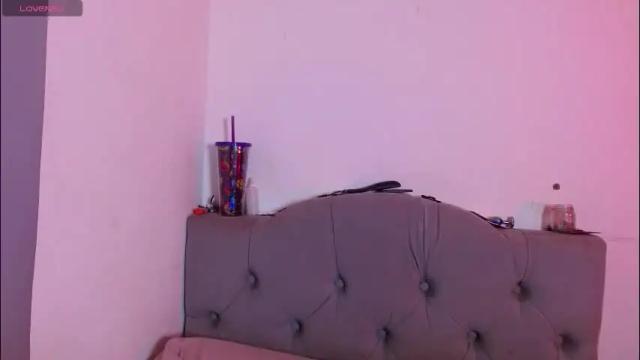 Image 10 of red_moonn Stream on Chaturbate on 9 days ago