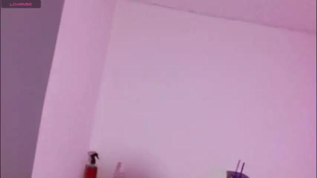 Image 8 of red_moonn Stream on Chaturbate on 1 month ago