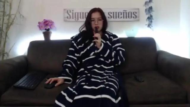 Image 12 of red_princess_ds Stream on Chaturbate on 23 months ago