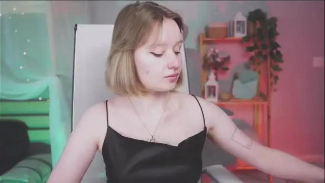 Image 11 of red_queeen Stream on Chaturbate on 4 months ago