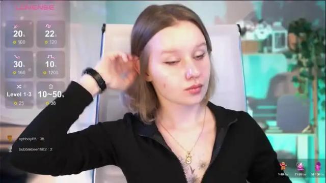 Image 2 of red_queeen Stream on Chaturbate on 4 months ago