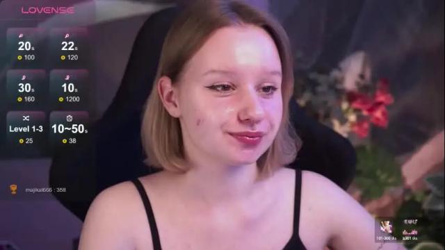 Thumbnail 1, red_queeen's Stream at Chaturbate, 4 months ago