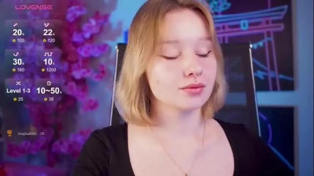 Image 12 of red_queeen Stream on Chaturbate on 4 months ago