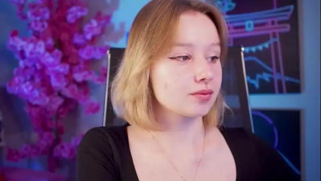 Image 6 of red_queeen Stream on Chaturbate on 4 months ago