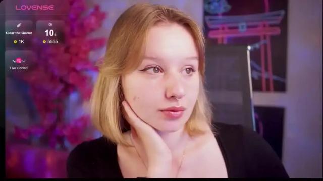 Image 8 of red_queeen Stream on Chaturbate on 4 months ago