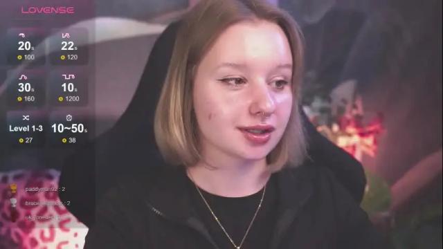 Image 2 of red_queeen Stream on Chaturbate on 4 months ago