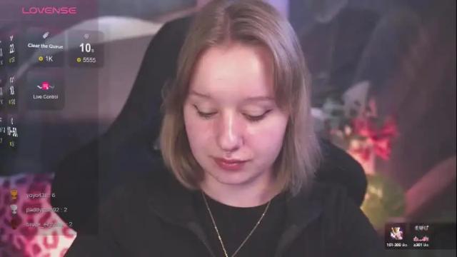 Image 8 of red_queeen Stream on Chaturbate on 4 months ago