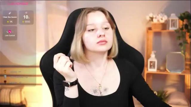 Image 8 of red_queeen Stream on Chaturbate on 4 months ago