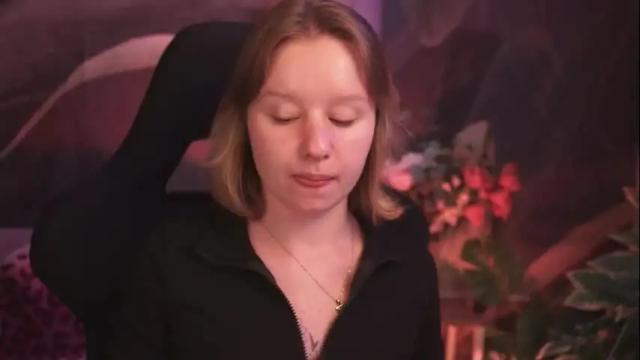 Image 2 of red_queeen Stream on Chaturbate on 4 months ago