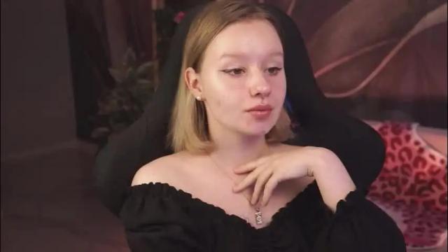 Thumbnail 3, red_queeen's Stream at Chaturbate, 3 months ago