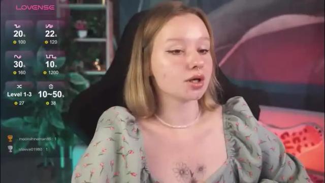 Image 10 of red_queeen Stream on Chaturbate on 3 months ago