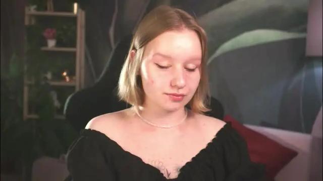 Image 4 of red_queeen Stream on Chaturbate on 3 months ago