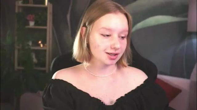 Image 6 of red_queeen Stream on Chaturbate on 3 months ago