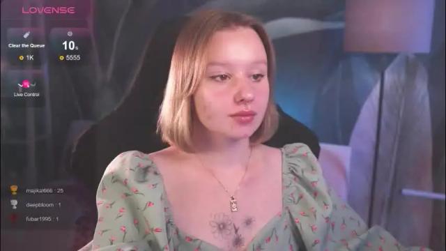 Image 12 of red_queeen Stream on Chaturbate on 2 months ago