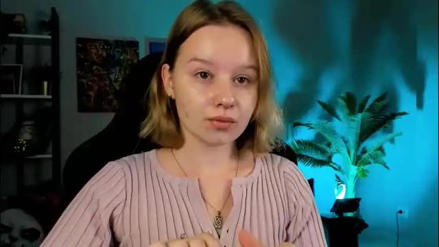 Image 2 of red_queeen Stream on Chaturbate on 1 month ago