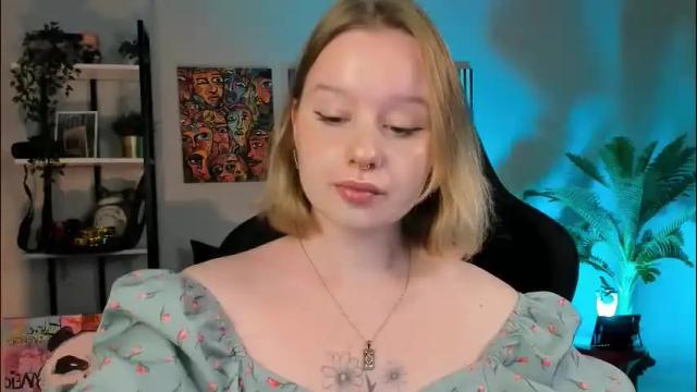 Image 7 of red_queeen Stream on Chaturbate on 1 month ago