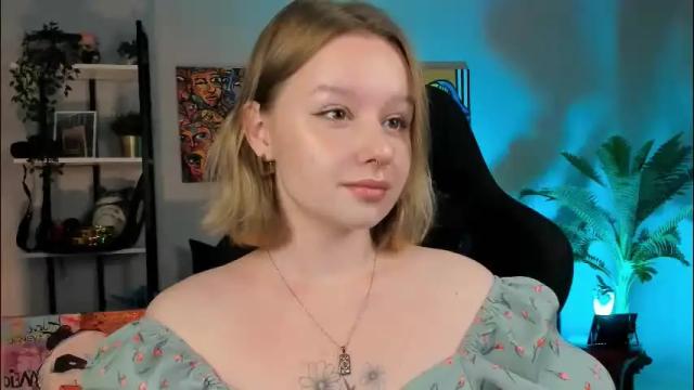 Image 8 of red_queeen Stream on Chaturbate on 1 month ago