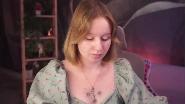 Image 10 of red_queeen Stream on Chaturbate on 1 month ago