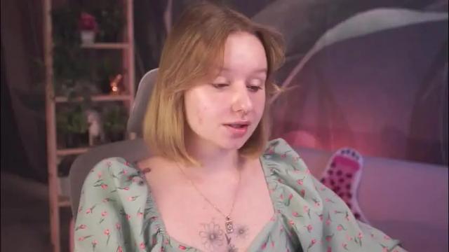 Image 4 of red_queeen Stream on Chaturbate on 1 month ago