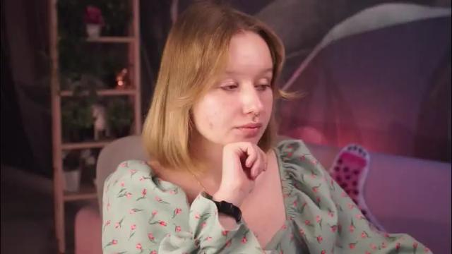 Thumbnail 3, red_queeen's Stream at Chaturbate, 1 month ago